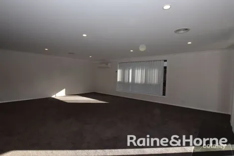 Property photo of 9 Andres Street Orange NSW 2800