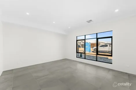 Property photo of 21 Currawong Loop Treeby WA 6164
