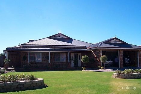 152 Lakeside Dr, Helena Valley, WA 6056