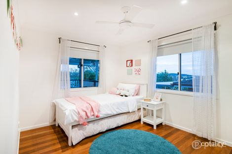 Property photo of 76 Mingera Street Mansfield QLD 4122