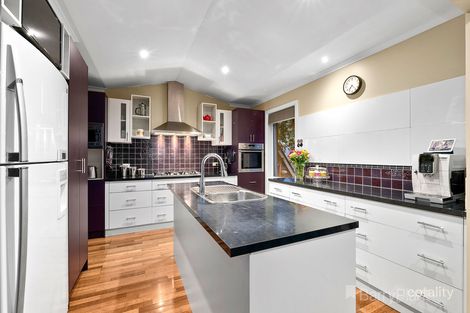 Property photo of 4 Trenton Court Narre Warren South VIC 3805