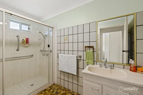 Property photo of 15 Brennan Road Hampton QLD 4352