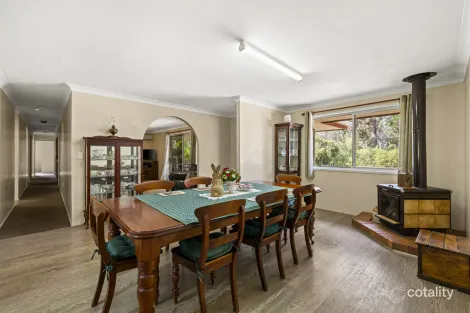 Property photo of 15 Brennan Road Hampton QLD 4352