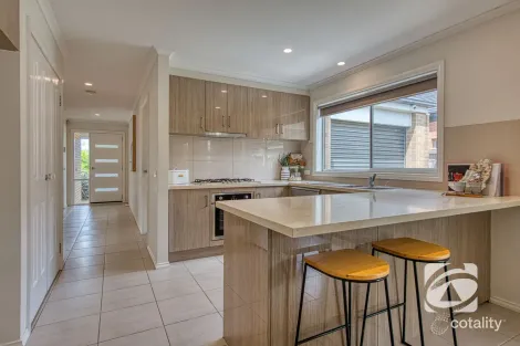 Property photo of 29 Skylark Boulevard Clyde North VIC 3978