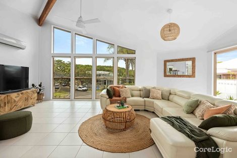 Property photo of 10 Driftwood Drive Castaways Beach QLD 4567