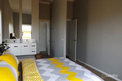 Property photo of 8 Dawarra Street Tomakin NSW 2537