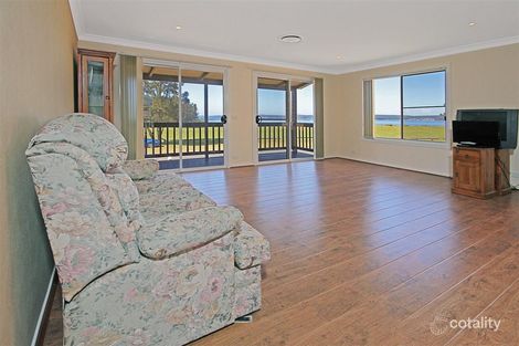 Property photo of 18 Hibiscus Close Maloneys Beach NSW 2536