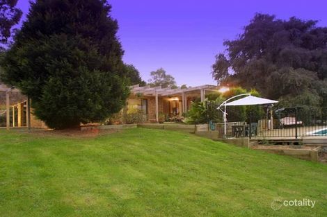Property photo of 19 Casey Drive Berwick VIC 3806
