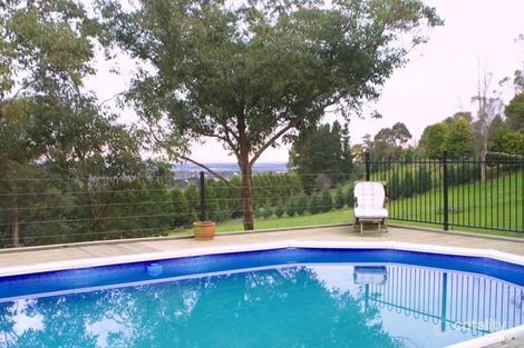 Property photo of 19 Casey Drive Berwick VIC 3806