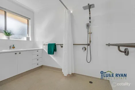 Property photo of 13 Diggora Road Rochester VIC 3561