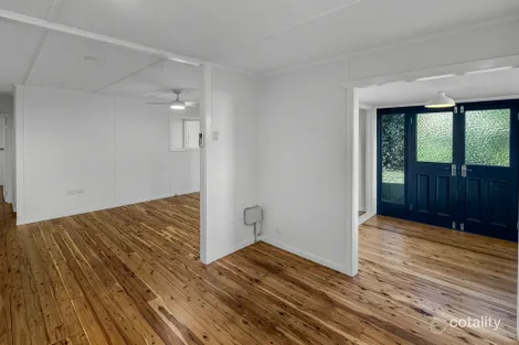 Property photo of 80 North Street Mount Lofty QLD 4350