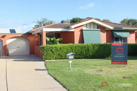 Property photo of 2 Lockett Place Tolland NSW 2650