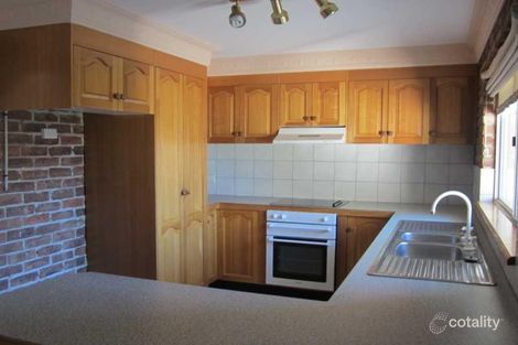 Property photo of 10 Noonga Crescent Hillvue NSW 2340