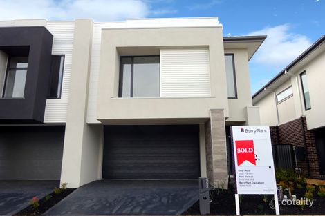 Property photo of 552 Grand Boulevard Craigieburn VIC 3064