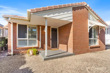 27 Blackall St, The Range, QLD 4700