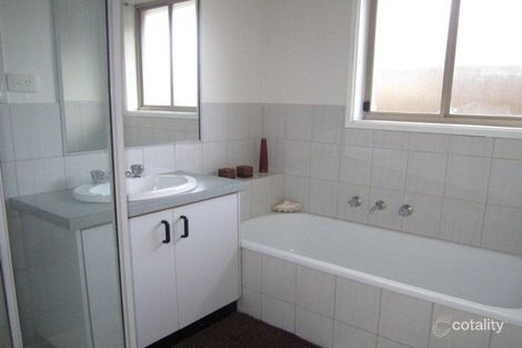 Property photo of 3 Frances Court Cranbourne VIC 3977