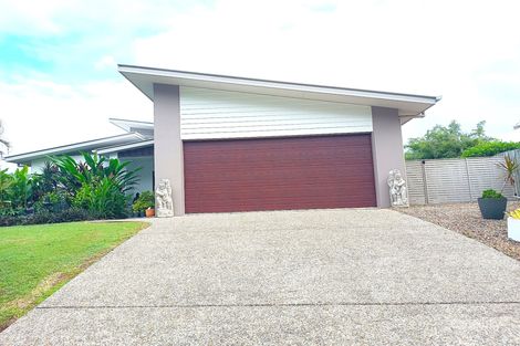 24 Creekside Esp, Cooloola Cove, QLD 4580