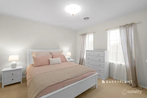 Property photo of 2 Torwood Close Narre Warren VIC 3805