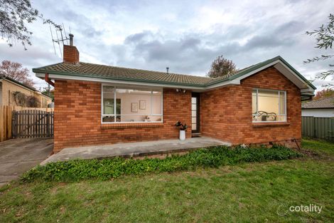 Property photo of 14 Morgan Crescent Curtin ACT 2605