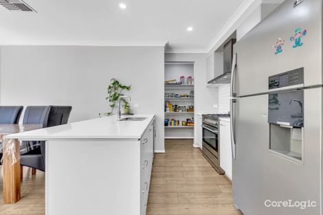 Property photo of 16 Eremaea Road Craigieburn VIC 3064