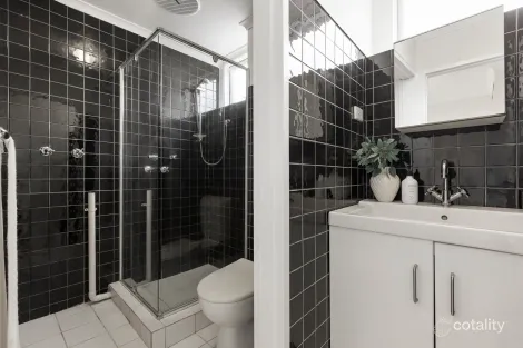 Property photo of 21/34 Mathoura Road Toorak VIC 3142