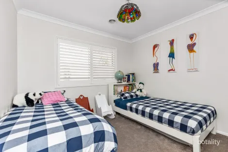 Property photo of 87 Barmedman Avenue Gobbagombalin NSW 2650