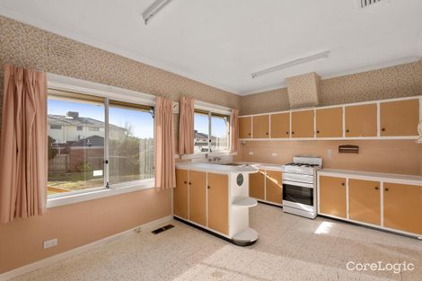 Property photo of 2 Cherry Orchard Rise Box Hill North VIC 3129
