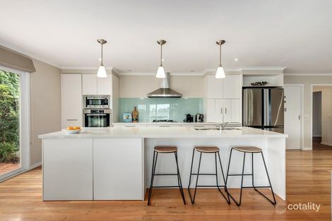 Property photo of 2 Kiandra Court Doncaster East VIC 3109