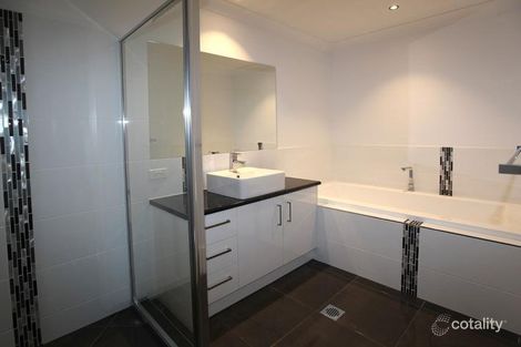 Property photo of 2/33 Edwards Street Flinders View QLD 4305