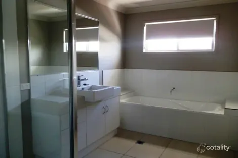 Property photo of 5/44 Kassidy Drive Emerald QLD 4720