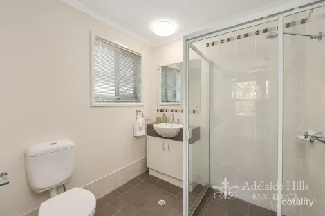 Property photo of 17 Collett Avenue Mount Barker SA 5251