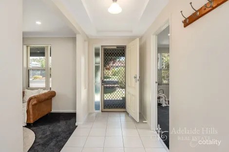 Property photo of 17 Collett Avenue Mount Barker SA 5251