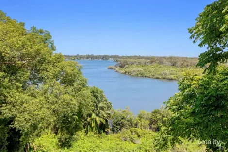 13 Clifford Cres, Banora Point, NSW 2486