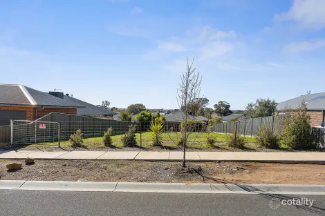 Property photo of 21 Ashbourne Way Kangaroo Flat VIC 3555