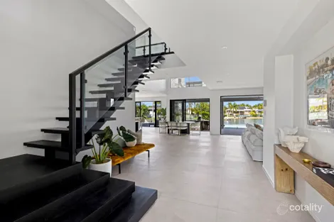Property photo of 6 Delungra Broadbeach Waters QLD 4218