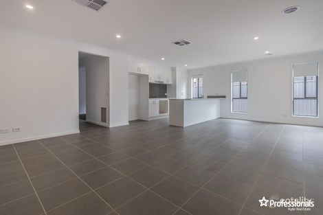 Property photo of 10 Avonmore Way Weir Views VIC 3338