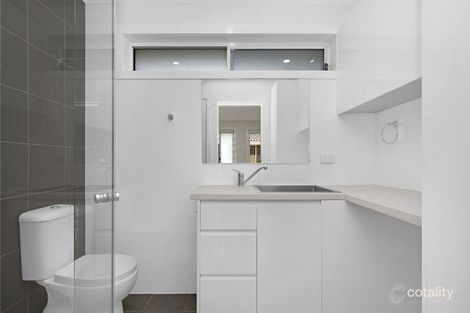 Property photo of 3 Bicane Close Edensor Park NSW 2176