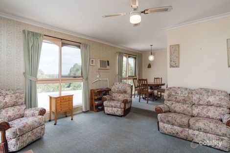 Property photo of 32 Erskine Ridge Mooroolbark VIC 3138