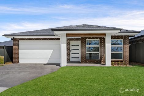 8 Dennis St, Thirlmere, NSW 2572