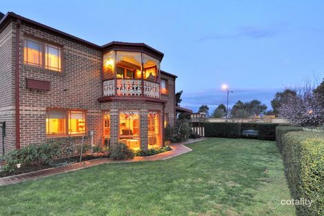 Property photo of 12 King Circuit Caroline Springs VIC 3023