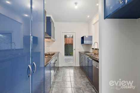 Property photo of 12 Stringybark Close Manor Lakes VIC 3024