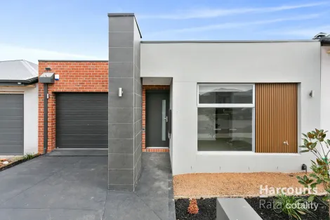 Property photo of 9 Oleander Circuit Beveridge VIC 3753