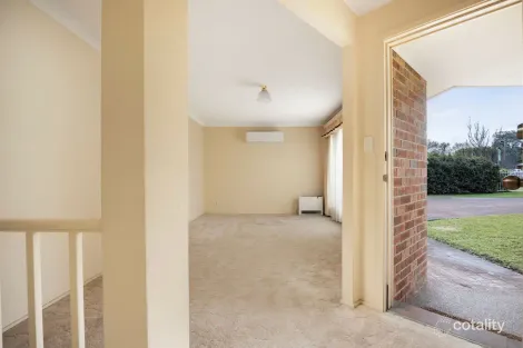 Property photo of 4 Harper Close Tahmoor NSW 2573