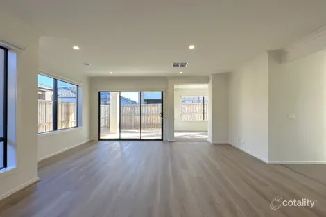 Property photo of 8 Caseys Way Donnybrook VIC 3064