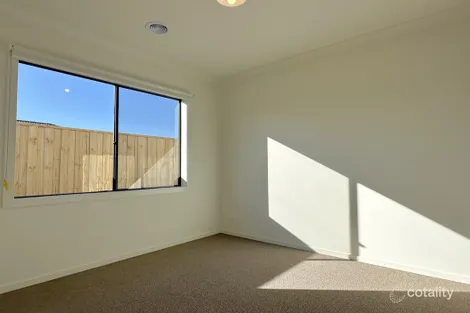 Property photo of 8 Caseys Way Donnybrook VIC 3064