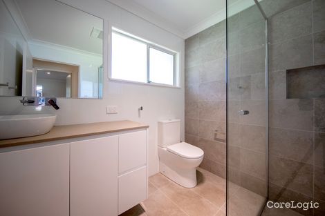 32 Beaumont Ave, Wyoming, NSW 2250