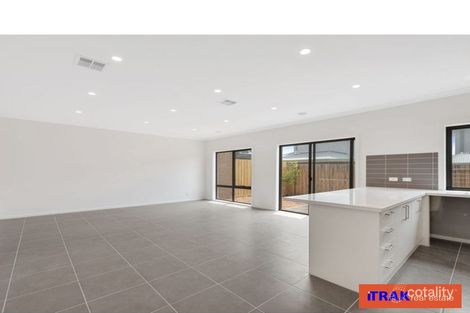 Property photo of 3 Scarlett Close Kilsyth VIC 3137