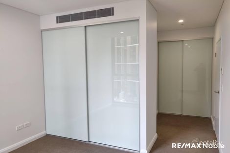 Property photo of 310/5 Maple Tree Road Westmead NSW 2145