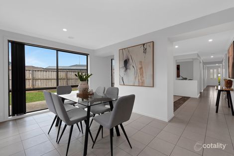 Property photo of 31 Kosta Boda Boulevard Pakenham VIC 3810