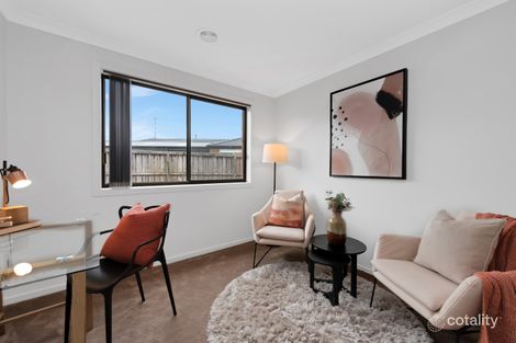 Property photo of 31 Kosta Boda Boulevard Pakenham VIC 3810